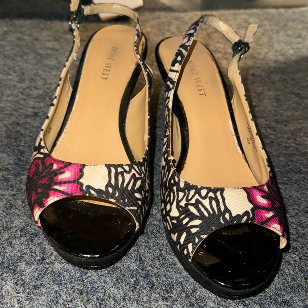 NINE WEST
